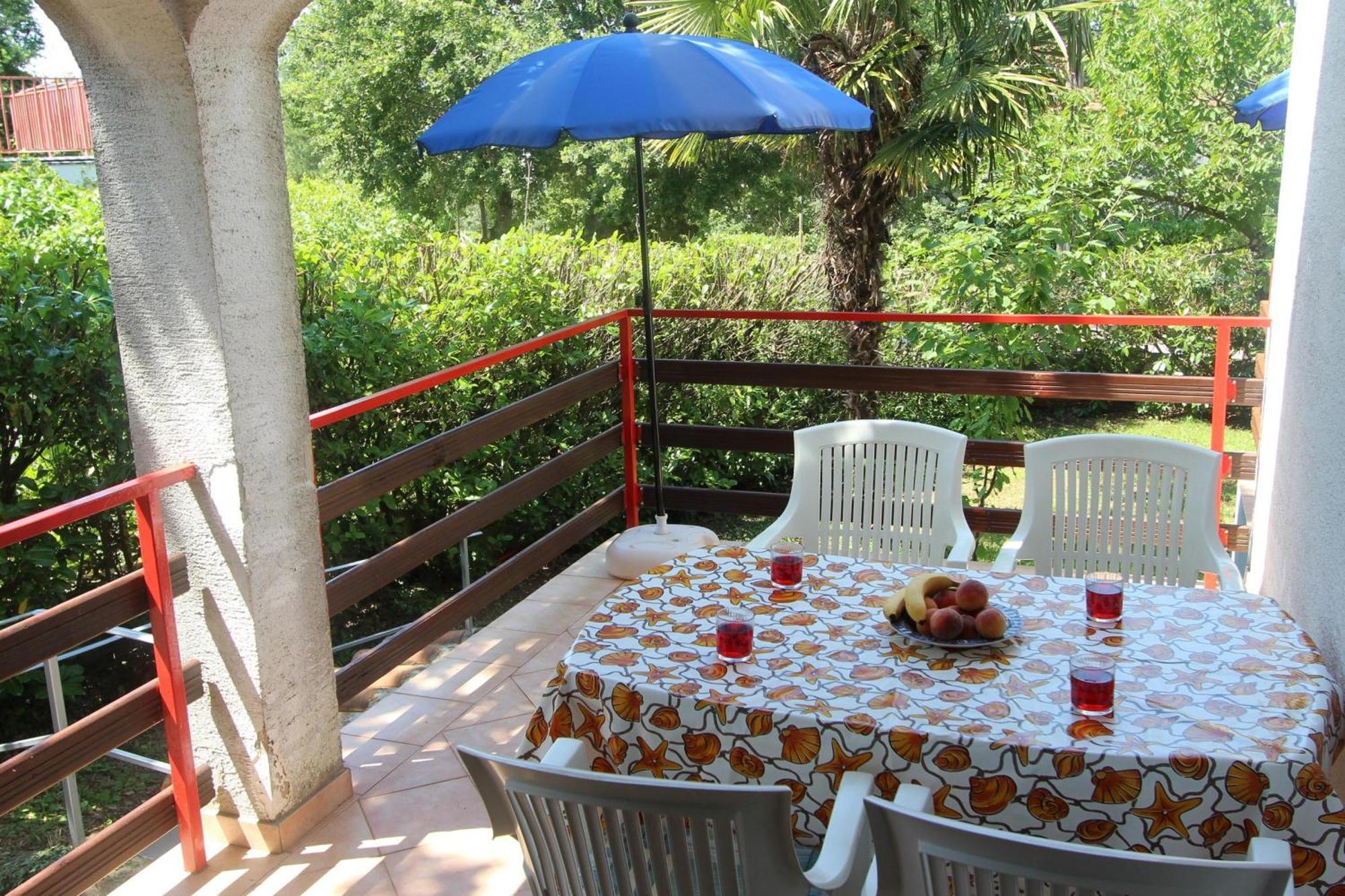Apartments Brankica Island - Happy Rentals Вантачичи Экстерьер фото